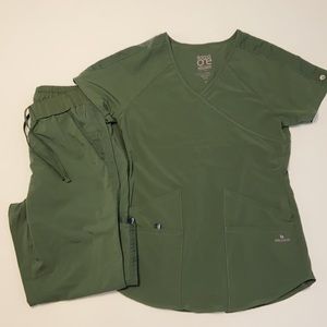 Barco One Wellness Scrub Set in olive green. Top: XS, Pants: Small